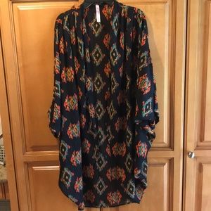 Black/multi color 3/4 sleeve kimono (one size)